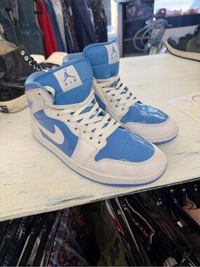 Air Jordan 1 Mid “University Blue” (white/light blue patent leather). Sz 10